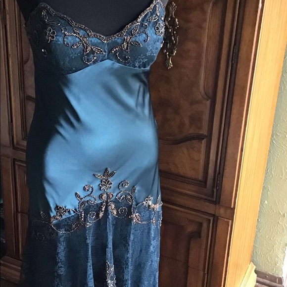 Xscape Dresses & Skirts - Asymmetrical Satin-like & Lace Dress! 🔥🔥🔥🔥